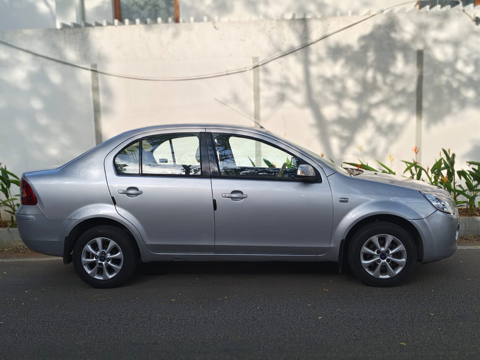 Ford Fiesta Classic - Image 2